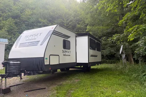 Devan's  Sunset trail 27bhs Travel Trailer