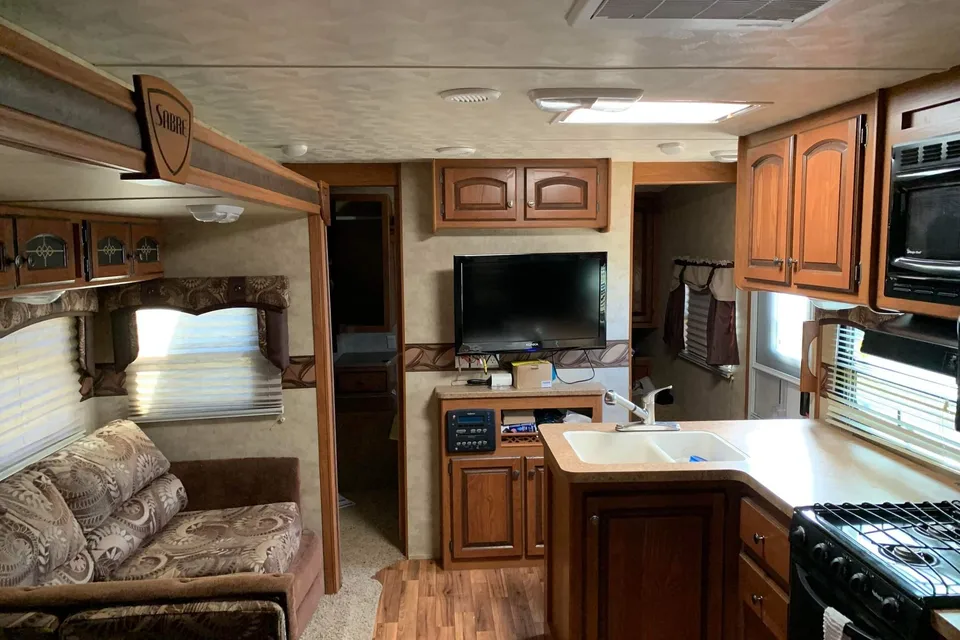 Bruce's Palomino 310bhok Travel Trailer