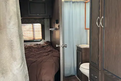 Homan’s Coachmen Freelander Class C