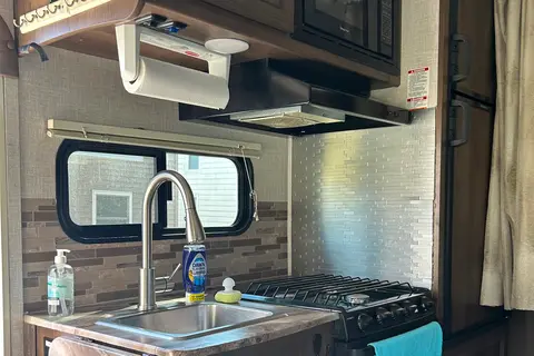 Homan’s Coachmen Freelander Class C