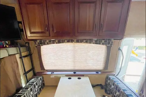Great Family Camper with Bunkhouse