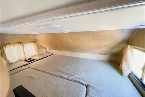 Great Family Camper with Bunkhouse