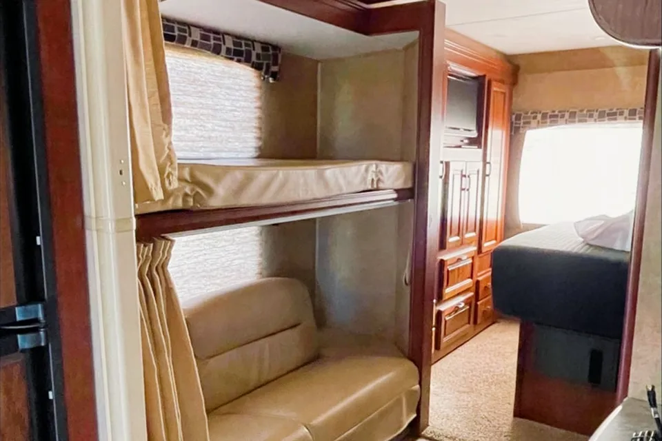 Great Family Camper with Bunkhouse