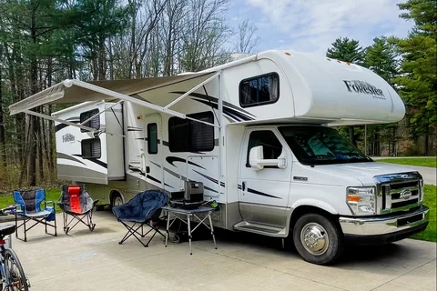 Great Family Camper with Bunkhouse