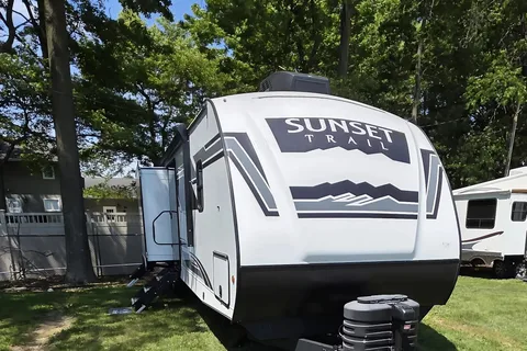 Luxury 2025 Crossroads Sunset Trail 331BH Travel Trailer