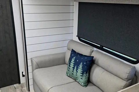 Luxury 2025 Crossroads Sunset Trail 331BH Travel Trailer