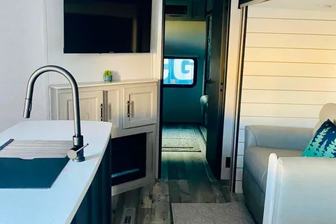 Luxury 2025 Crossroads Sunset Trail 331BH Travel Trailer