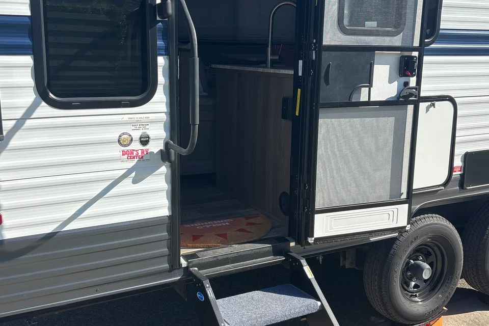 Gary's Gulf Stream 24RLS Travel Trailer