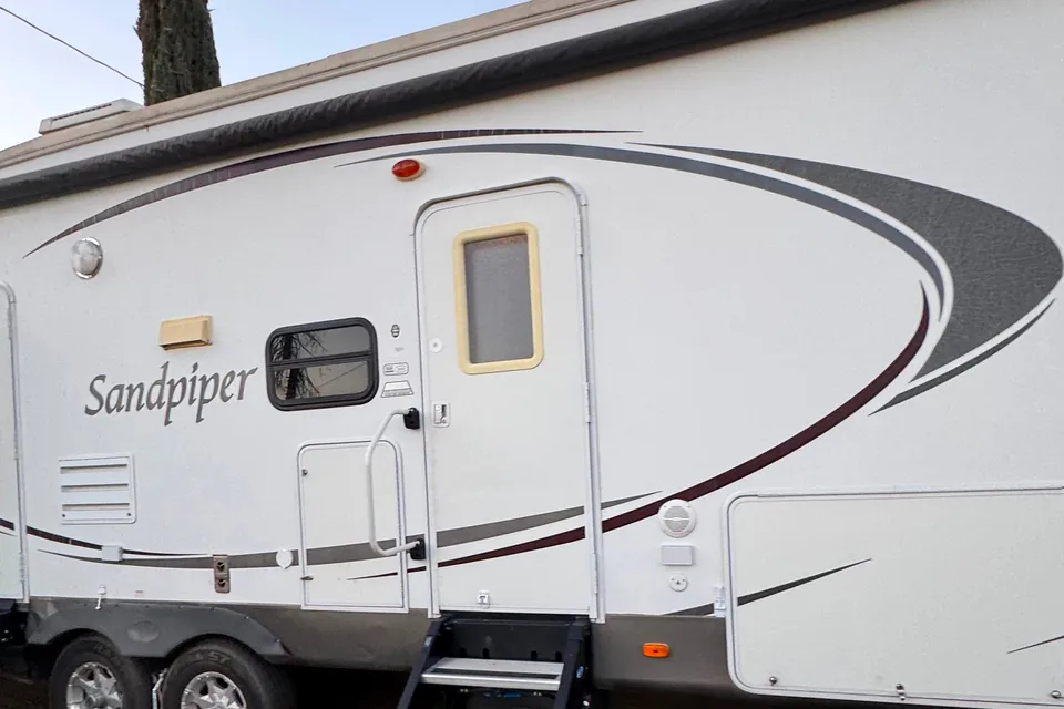 Spacious 5th Wheel with Incredible Bunkroom Floorplan!