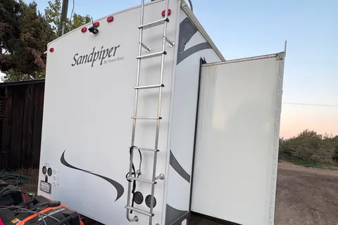 Spacious 5th Wheel with Incredible Bunkroom Floorplan!