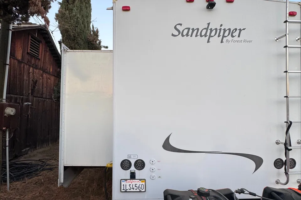 Spacious 5th Wheel with Incredible Bunkroom Floorplan!
