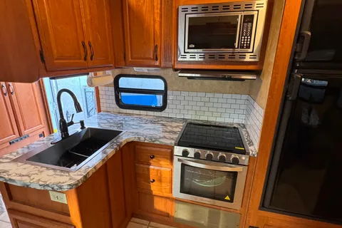 Spacious 5th Wheel with Incredible Bunkroom Floorplan!