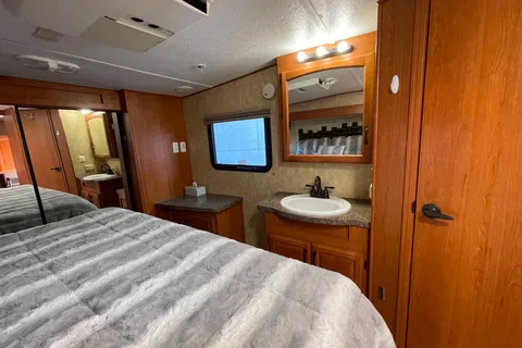 Spacious 5th Wheel with Incredible Bunkroom Floorplan!