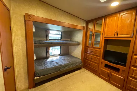 Spacious 5th Wheel with Incredible Bunkroom Floorplan!