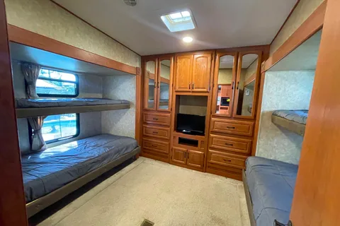 Spacious 5th Wheel with Incredible Bunkroom Floorplan!