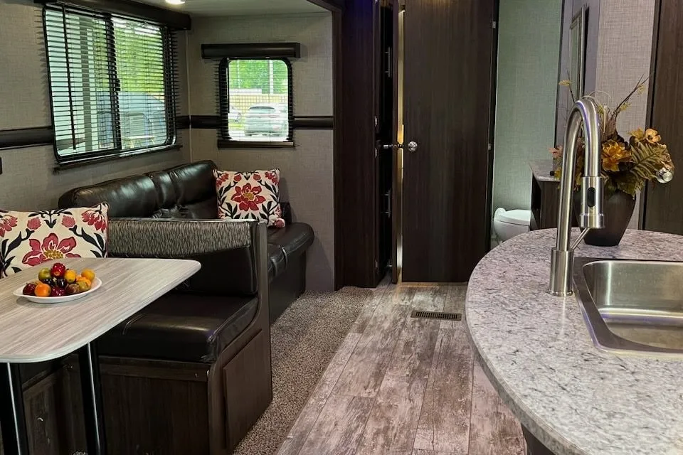 Matthew's Zinger 2019 Travel Trailer