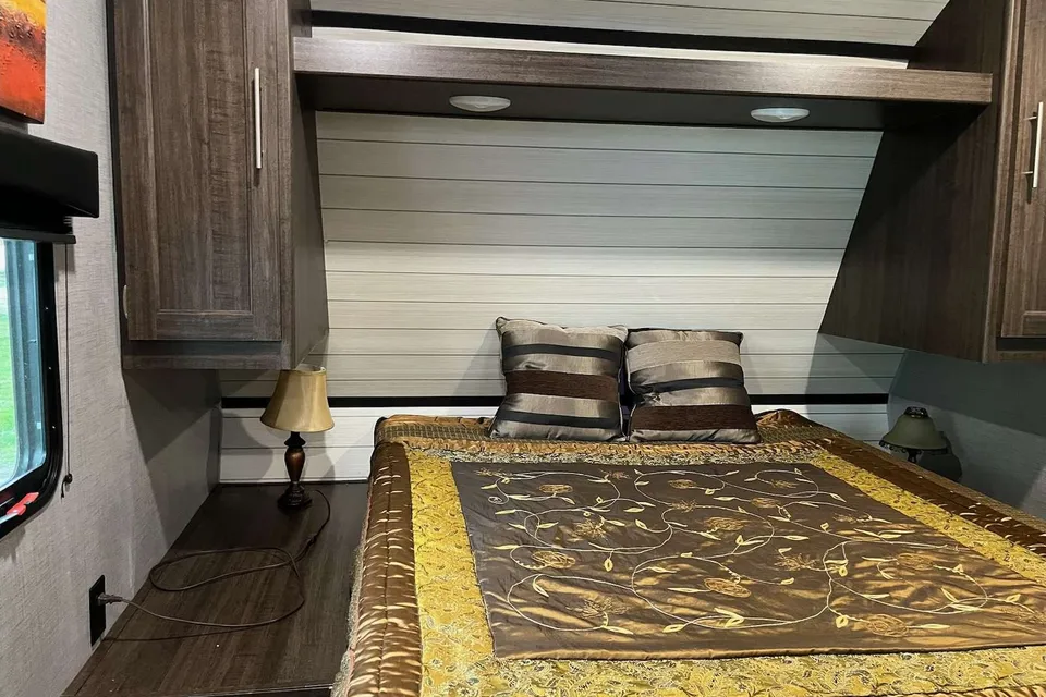 Matthew's Zinger 2019 Travel Trailer