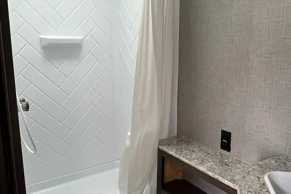 Matthew's Zinger 2019 Travel Trailer