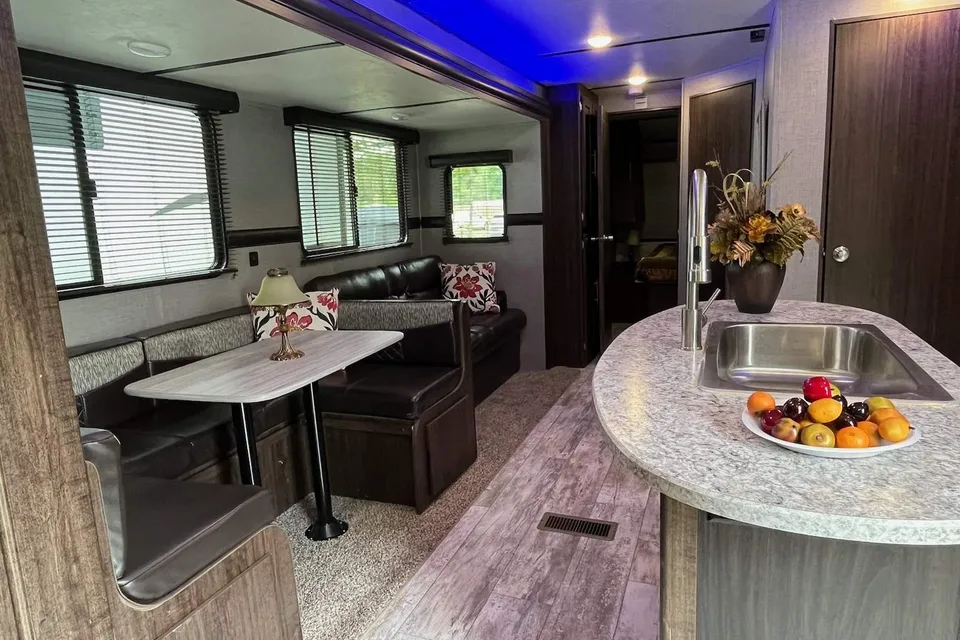Matthew's Zinger 2019 Travel Trailer