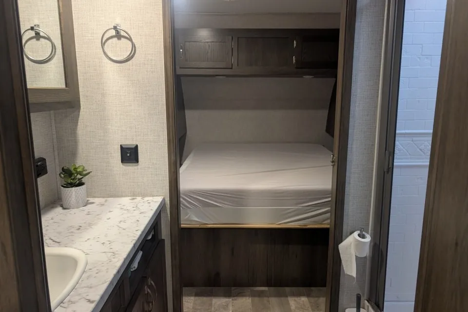 Connolidge's East to West Della Terra Travel Trailer