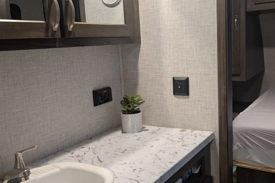 Connolidge's East to West Della Terra Travel Trailer