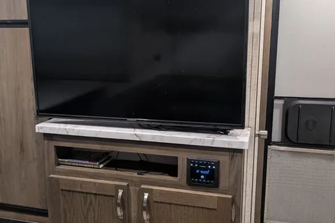 Connolidge's East to West Della Terra Travel Trailer
