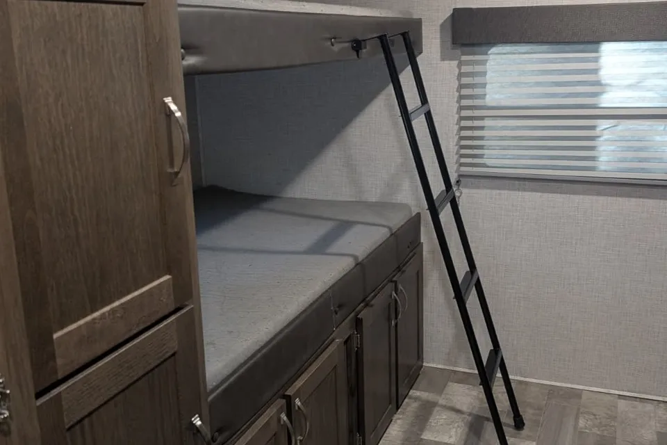 Connolidge's East to West Della Terra Travel Trailer