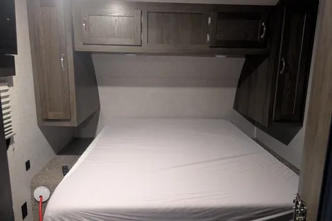 Connolidge's East to West Della Terra Travel Trailer