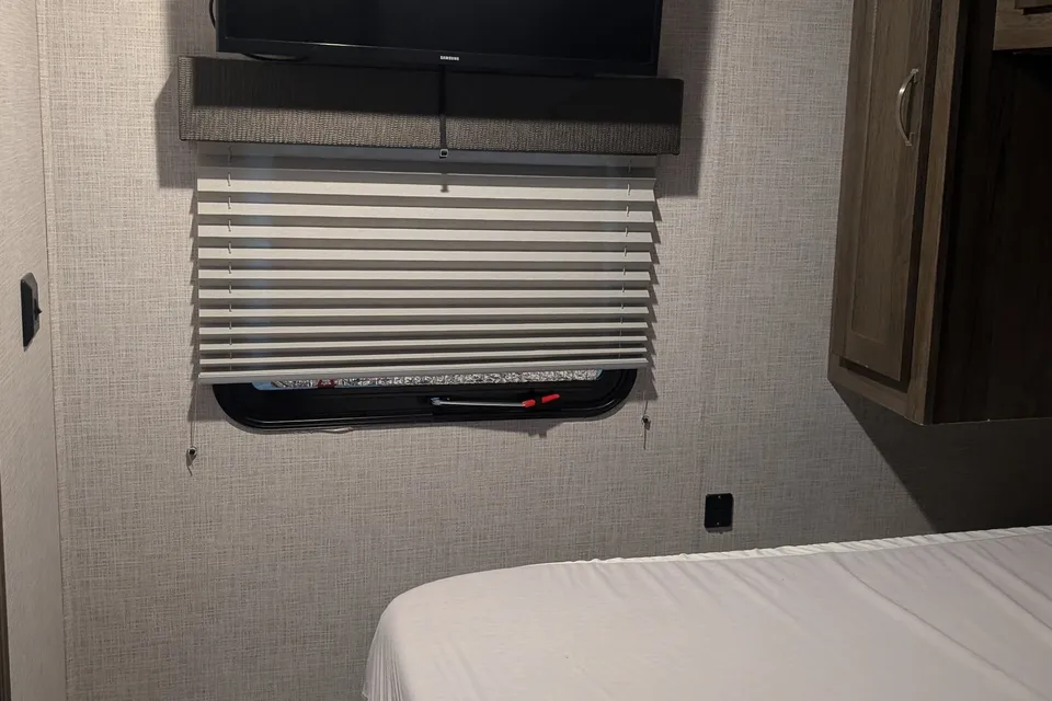 Connolidge's East to West Della Terra Travel Trailer