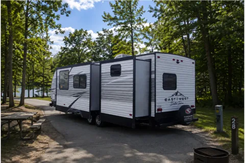 Connolidge's East to West Della Terra Travel Trailer