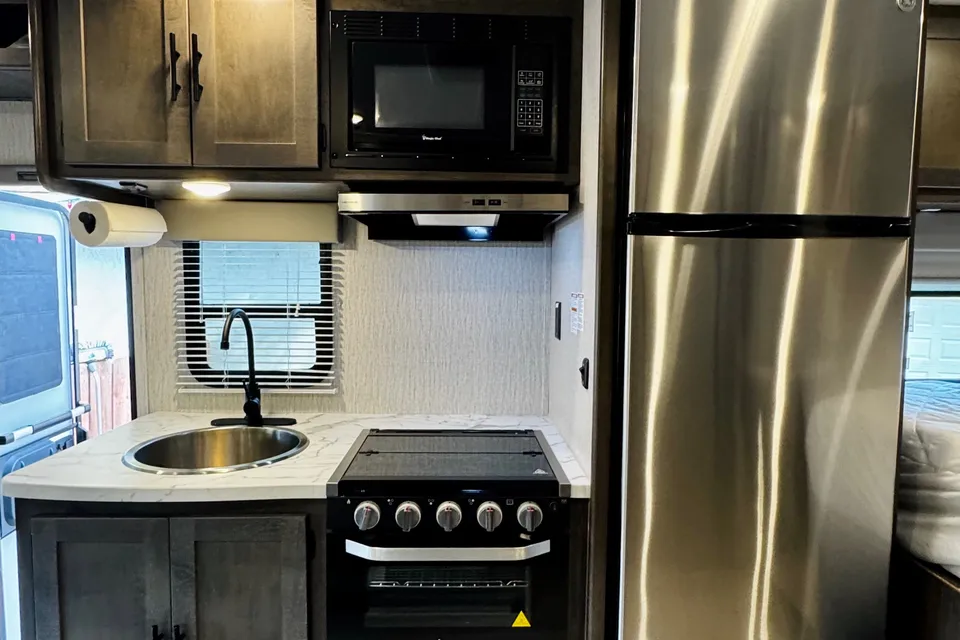 2023 Coachmen Prism Like New