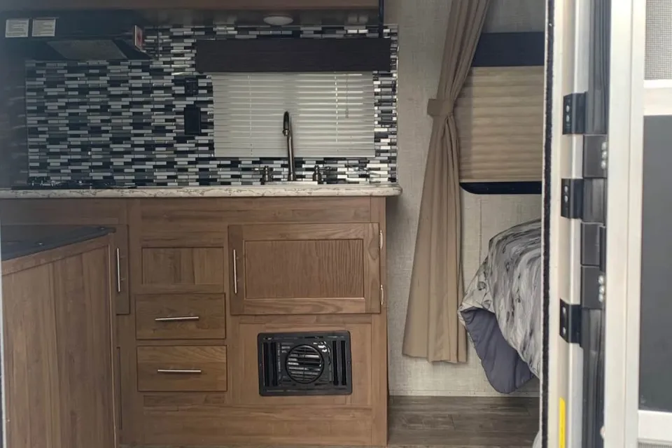 Summer Fun! Grand River 25Bh Travel Trailer