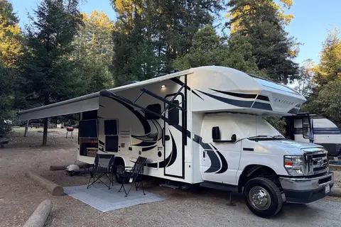 Adventure Ready Entegra | Outdoor Kitchen & TV