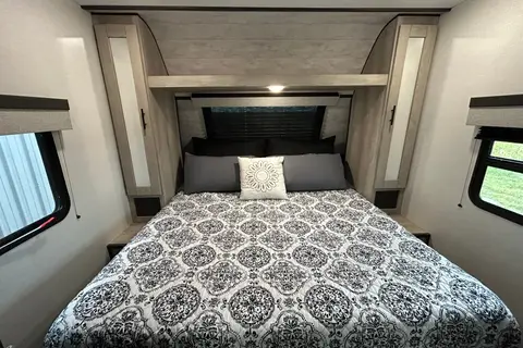 Isna's KZ C241RLK Travel Trailer
