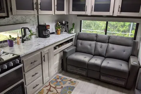 Isna's KZ C241RLK Travel Trailer
