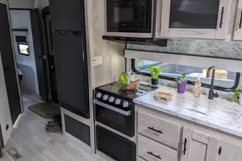 Isna's KZ C241RLK Travel Trailer