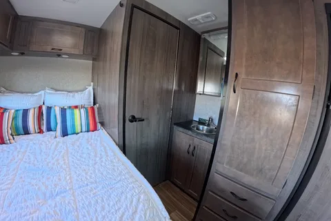 Cliff - Your California Getaway | Fully Stocked Kitchen & Camping