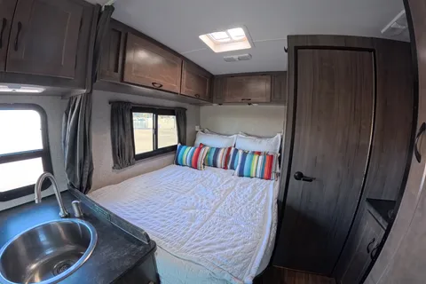 Cliff - Your California Getaway | Fully Stocked Kitchen & Camping