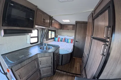 Cliff - Your California Getaway | Fully Stocked Kitchen & Camping