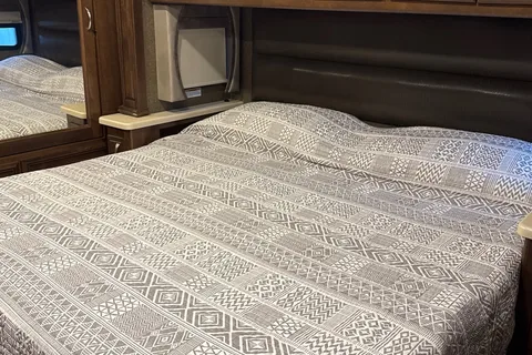 Joel's Thor Motor Coach 2017 Venetian Class A Motor coach Class A