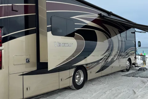 Joel's Thor Motor Coach 2017 Venetian Class A Motor coach Class A