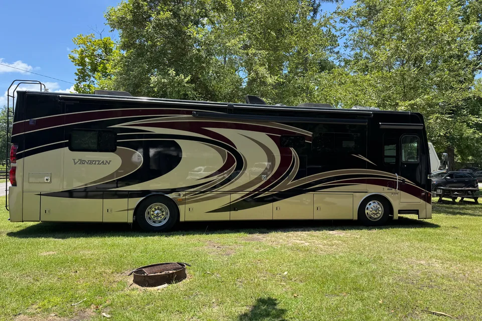 Joel's Thor Motor Coach 2017 Venetian Class A Motor coach Class A