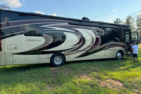 Joel's Thor Motor Coach 2017 Venetian Class A Motor coach Class A