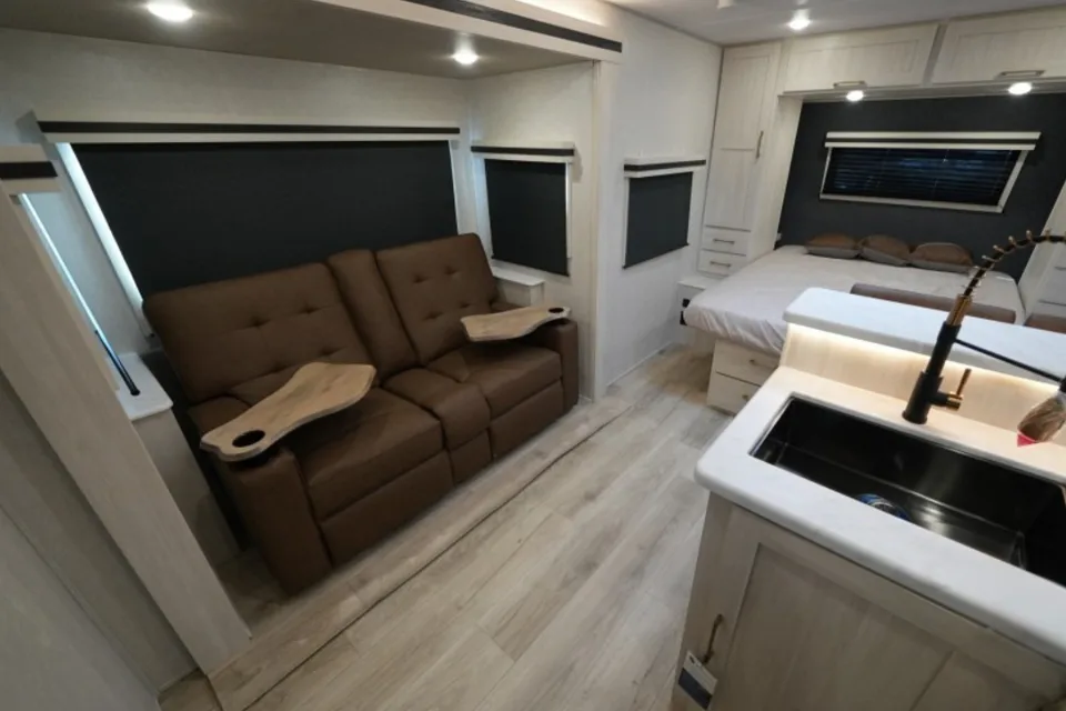 Peter's Forest River Surveyor legend 202RBLE Travel Trailer
