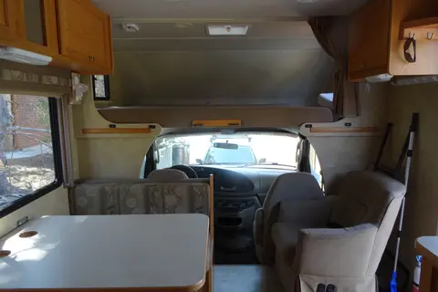 Sud-Ouest Winnebago chalet Classe C 25'