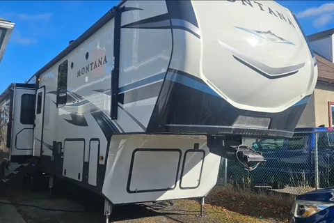Sebastien's Keystone  Montana Fifth Wheel