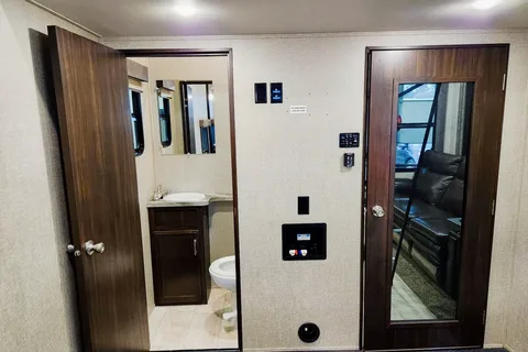 Jeramy's Grand Design Momentum 350 G Fifth Wheel