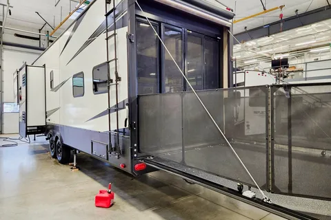 Jeramy's Grand Design Momentum 350 G Fifth Wheel