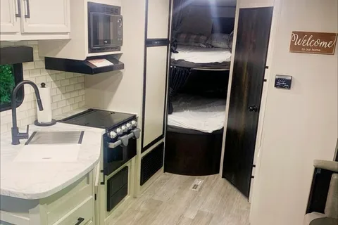 Kevin's Rocky Mountain Bunk House 