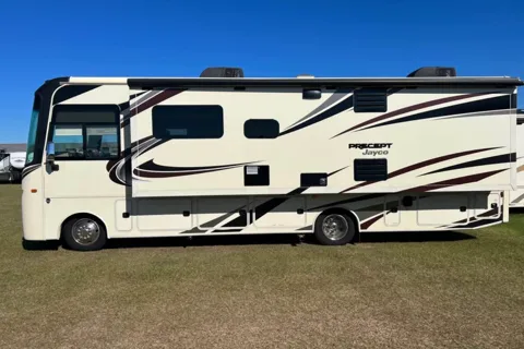 Ian's Jayco Precept 29V Class A